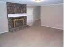 familyroom.jpg (42030 bytes)